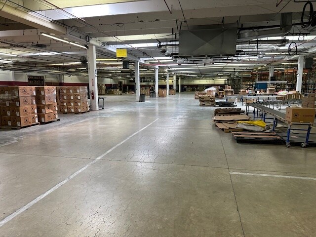 More Photos Of 370 JD Yarnell Industrial Pky, Clinton Distribution For Lease