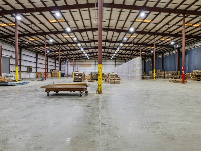 More Photos Of 90 Christ School Rd, Arden Distribution For Lease