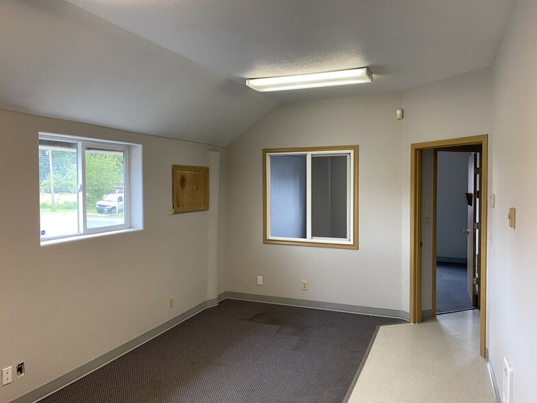 More Photos Of 15403 NE Caples Rd, Brush Prairie Warehouse For Lease
