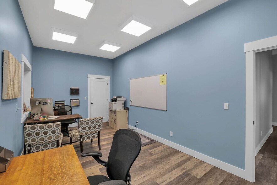 More Photos Of 105 E Jacob St, Mccall Service For Sale