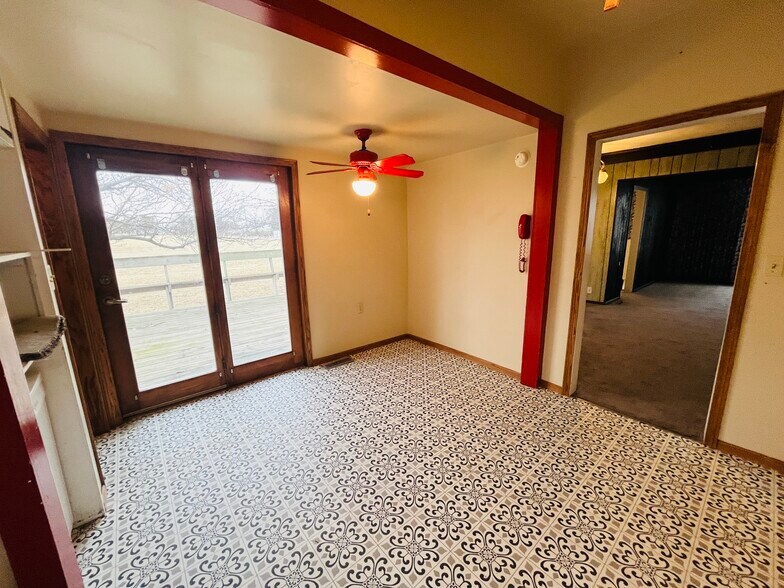 More Photos Of 919 S Pine St, Norfolk Flex For Sale