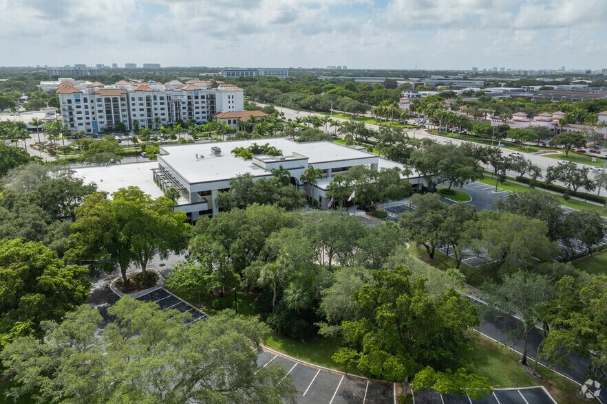 More Photos Of 5300 Broken Sound Blvd NW, Boca Raton Office For Lease