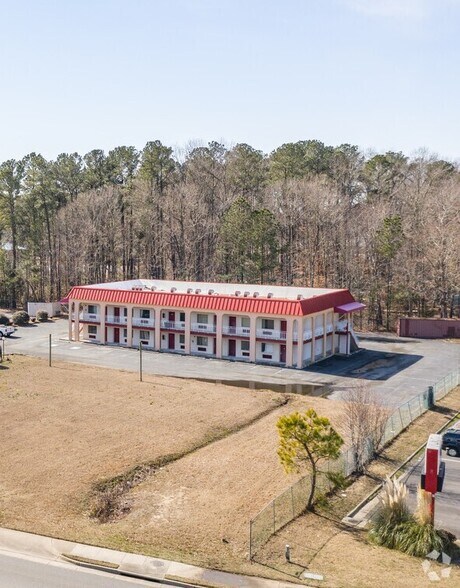 Primary Photo Of 15243 Warwick Blvd, Newport News Hotel For Sale
