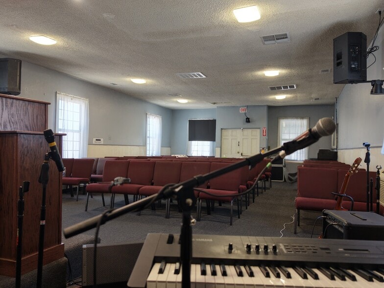 More Photos Of 1327 E Mauretania St, Wilmington Religious Facility For Sale