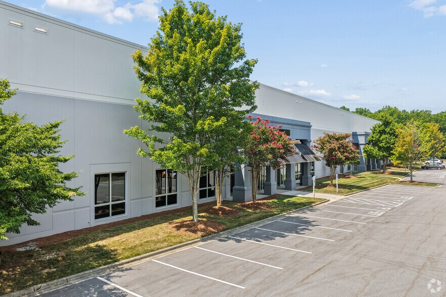 More Photos Of 4198 Eagle Hill Dr, High Point Unknown For Lease