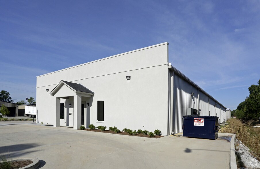 More Photos Of 10221 Patriot Dr, Baton Rouge Warehouse For Lease