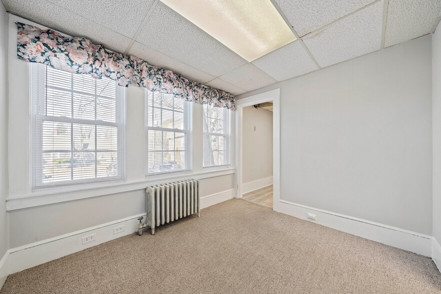 More Photos Of 17 North Ave, Rockland Apartments For Sale