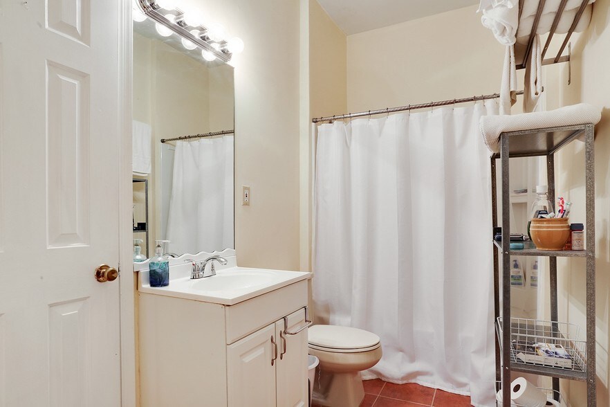 More Photos Of 323 4th St NE, Atlanta Apartments For Sale