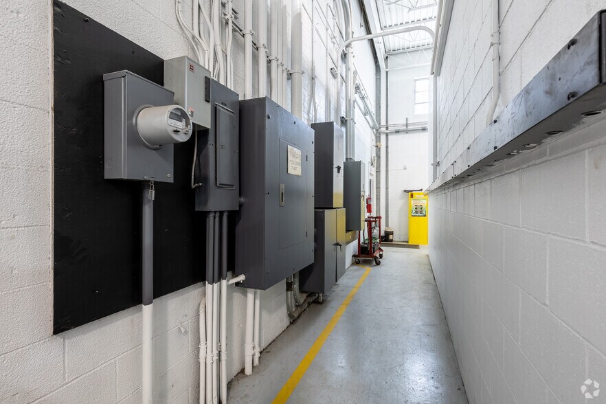 More Photos Of 1000 Brighton St, Union Township Manufacturing For Lease