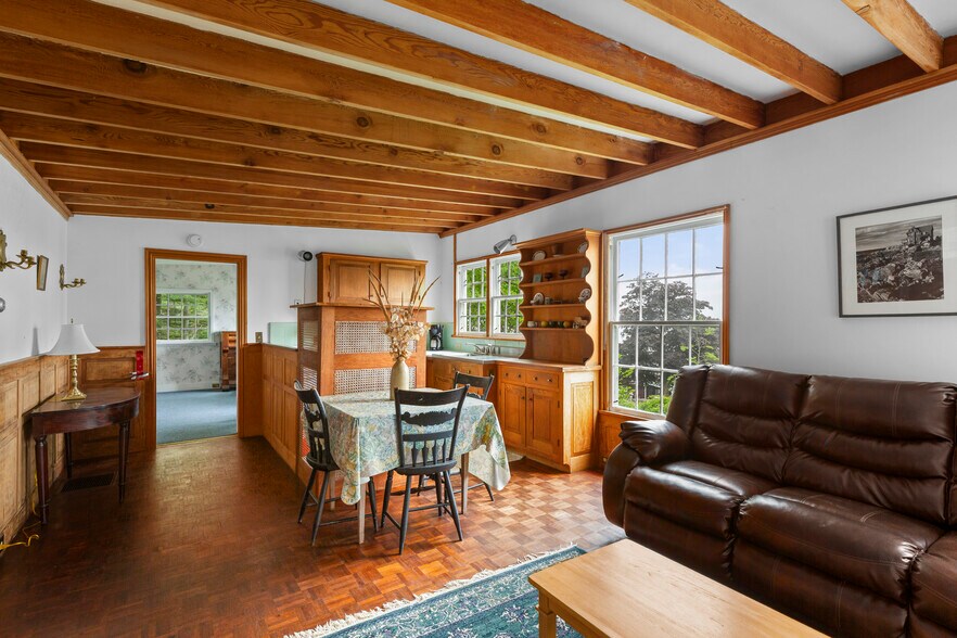 More Photos Of 146 State Route 32, New Harbor Hotel For Sale