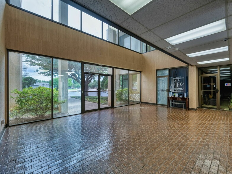 More Photos Of 515 W Southwest Loop 323, Tyler Office For Lease