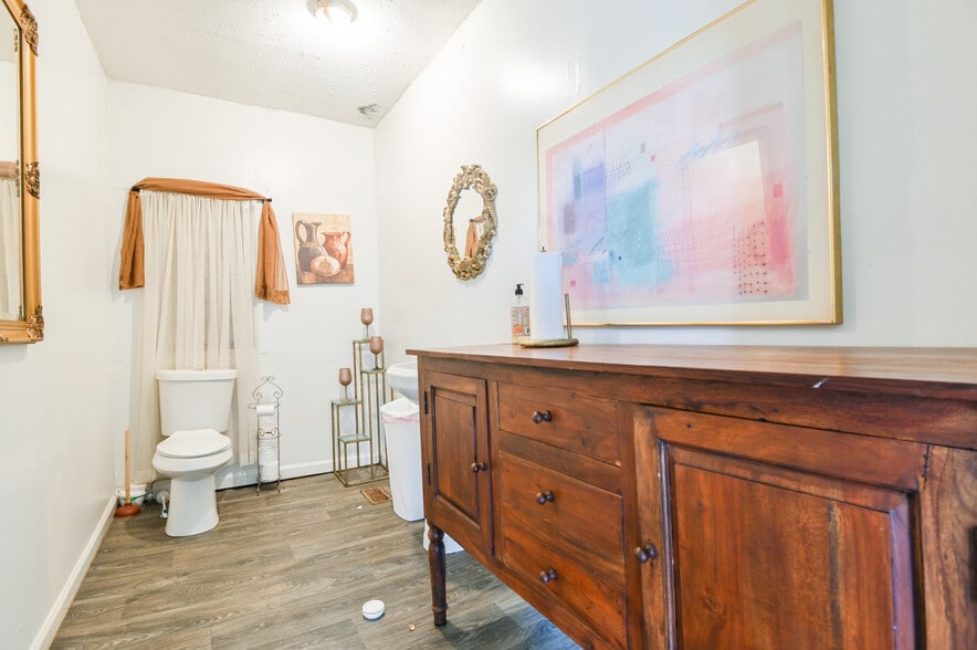 More Photos Of 2766 White Oak Dr, Decatur Religious Facility For Sale