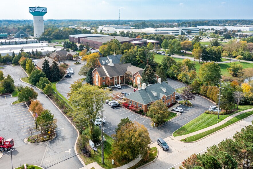 More Photos Of 37899 W 12 Mile Rd, Farmington Hills Office For Lease