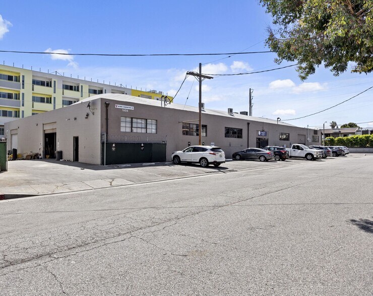 More Photos Of 2948 Colorado Ave, Santa Monica Warehouse For Lease
