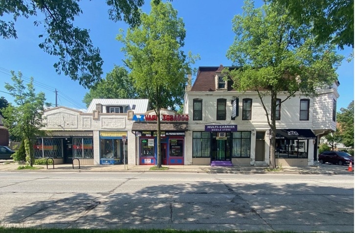 Primary Photo Of 820-832 E Locust St, Milwaukee Storefront For Sale