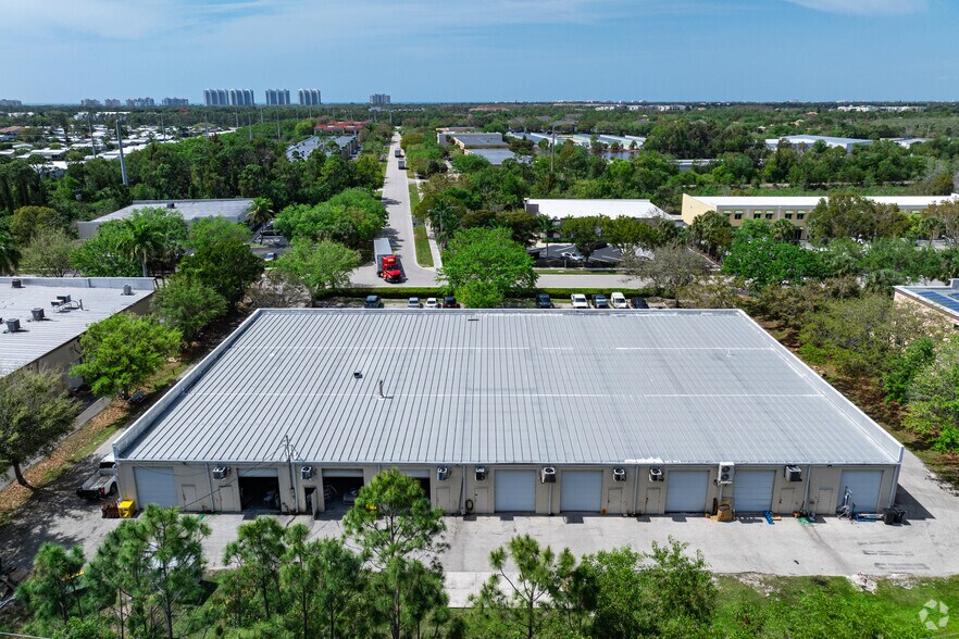 More Photos Of 1076 Business Ln, Naples Showroom For Sale