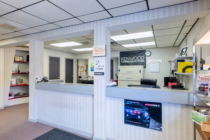 More Photos Of 447 Broadway, Ulster Park Office For Sale