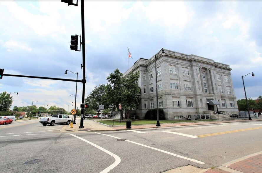 More Photos Of 124 Gillespie St, Fayetteville Office For Lease