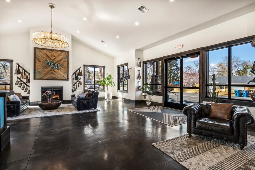 More Photos Of 19885 7th St, Bend Flex For Sale