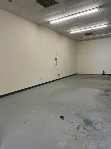 More Photos Of 829 Asbury Dr, Mandeville Storefront For Sale