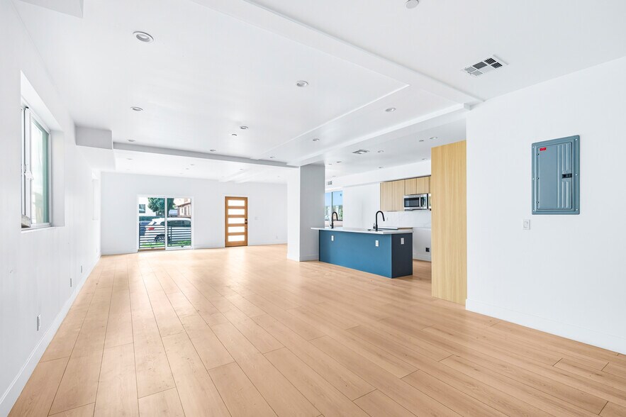 More Photos Of 1359 W 35th Pl, Los Angeles Multifamily For Sale