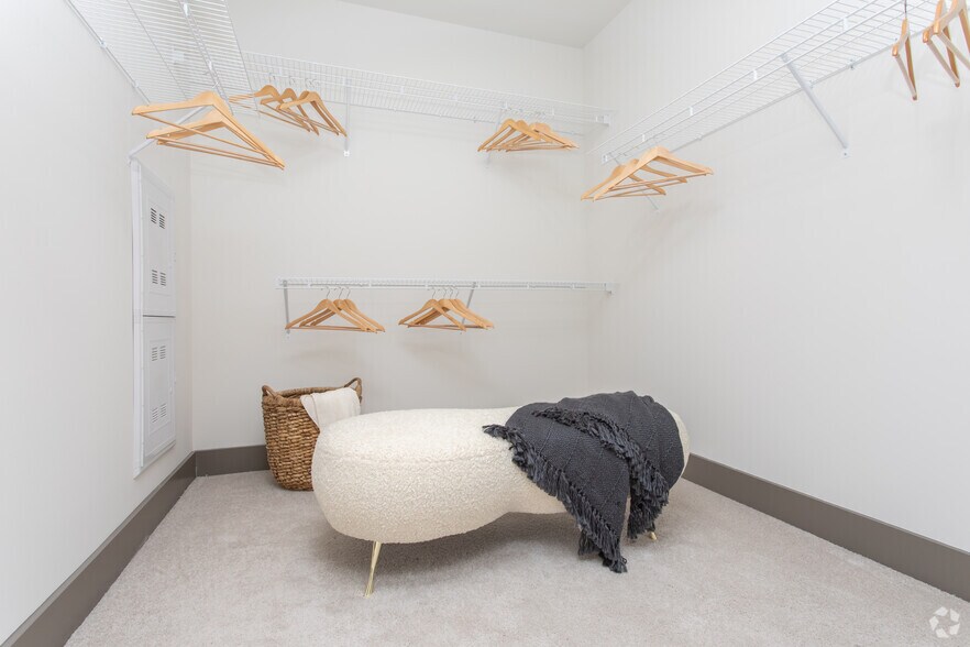 More Photos Of 5255 Peachtree Blvd, Chamblee Apartments For Lease