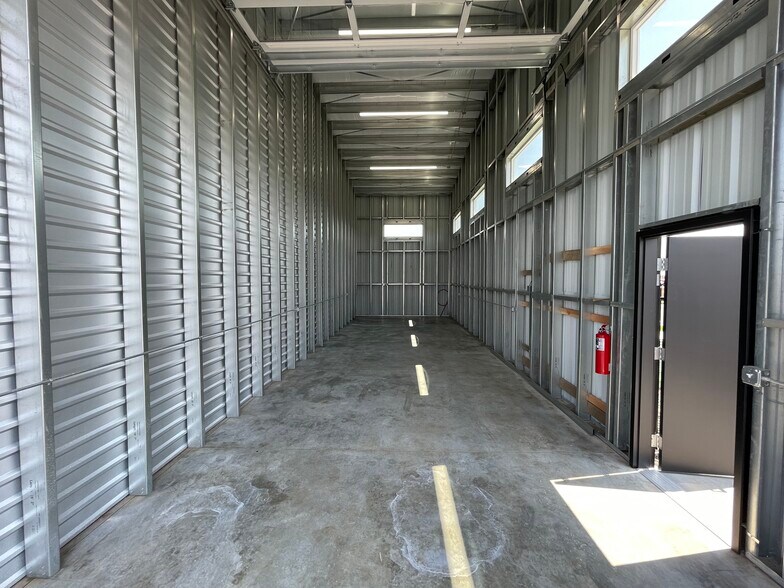 More Photos Of 1551 S Deer Heights Rd, Spokane Warehouse For Sale