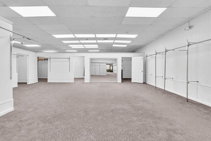 More Photos Of 2930 SW 30th Ave, Pembroke Park Freestanding For Lease