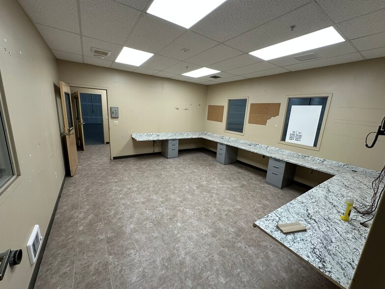 More Photos Of 5405 W Riverbend Ave, Post Falls Manufacturing For Lease