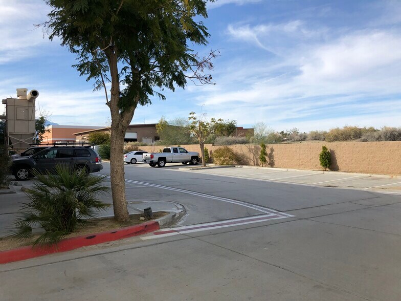 More Photos Of 77876 Wildcat Dr, Palm Desert Warehouse For Lease