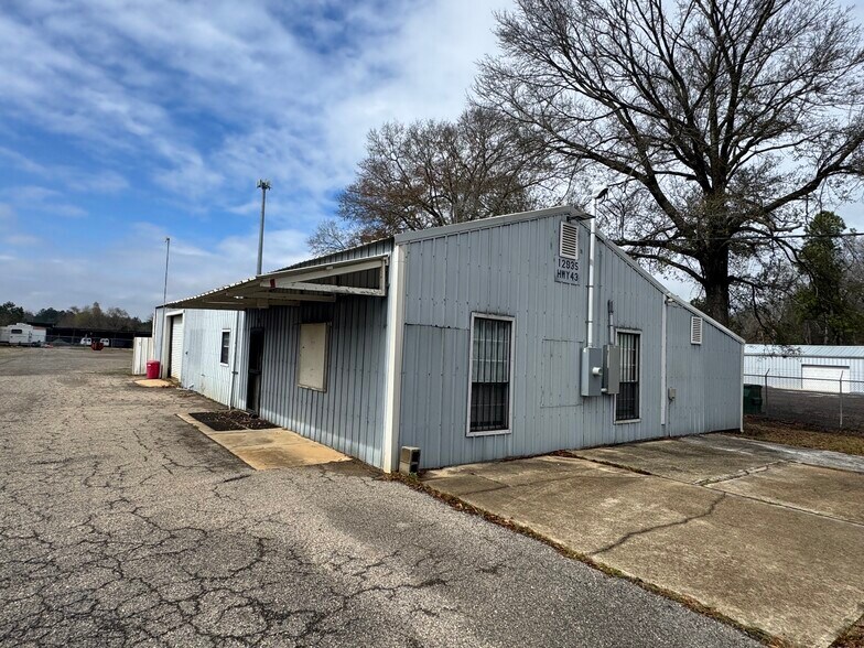 More Photos Of 12935 U. S. 43, Axis Flex For Lease