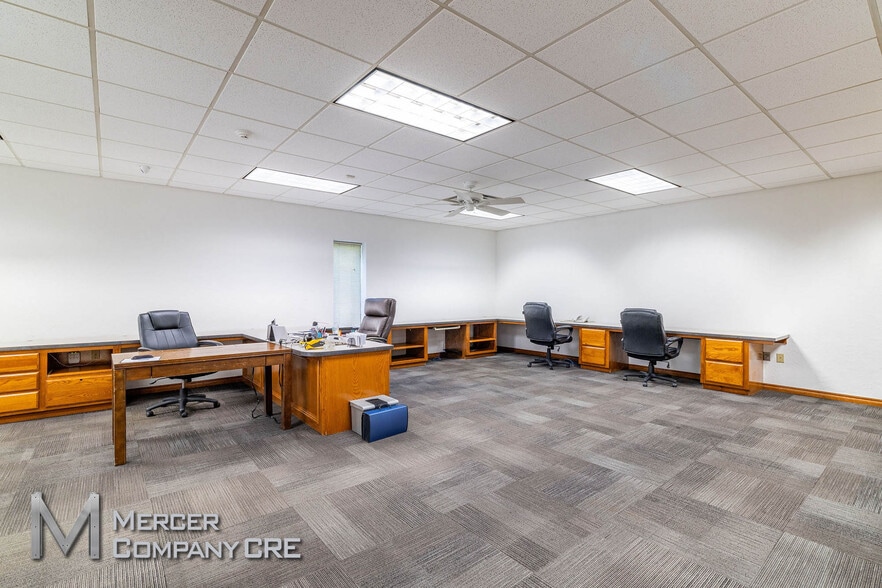 More Photos Of 10108 NW 10th St, Yukon Warehouse For Sale