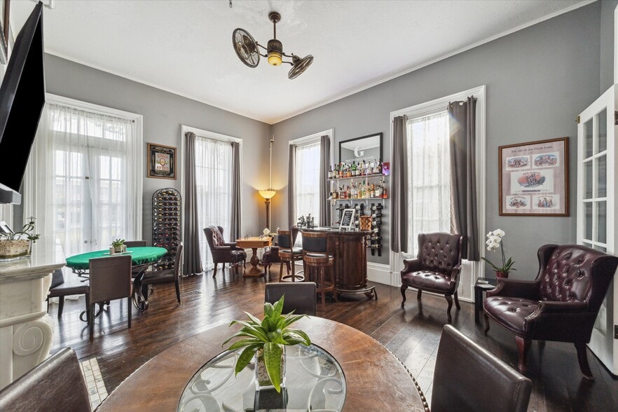 More Photos Of 1502 Market St, Galveston Hospitality For Sale