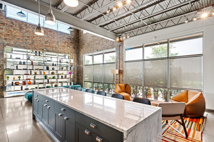 More Photos Of 7330 Exchange Dr, Orlando Warehouse For Sale