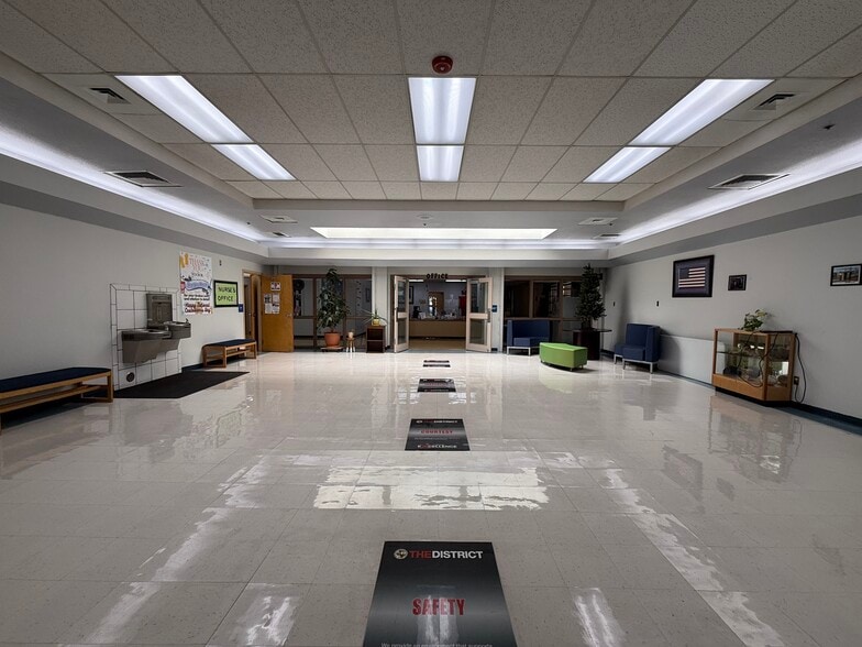 More Photos Of 7988 Alameda Ave, El Paso Office Residential For Lease