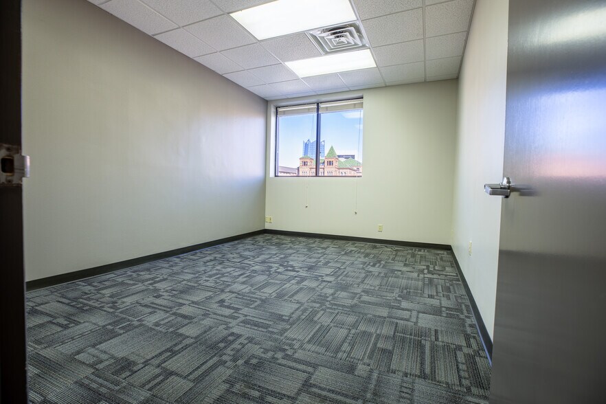 More Photos Of 214-224 Dwyer Ave, San Antonio Office Residential For Sale