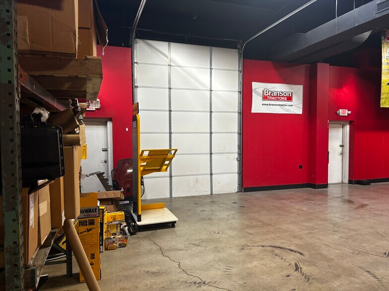 More Photos Of 5695 Hwy 400, Cumming Freestanding For Sale