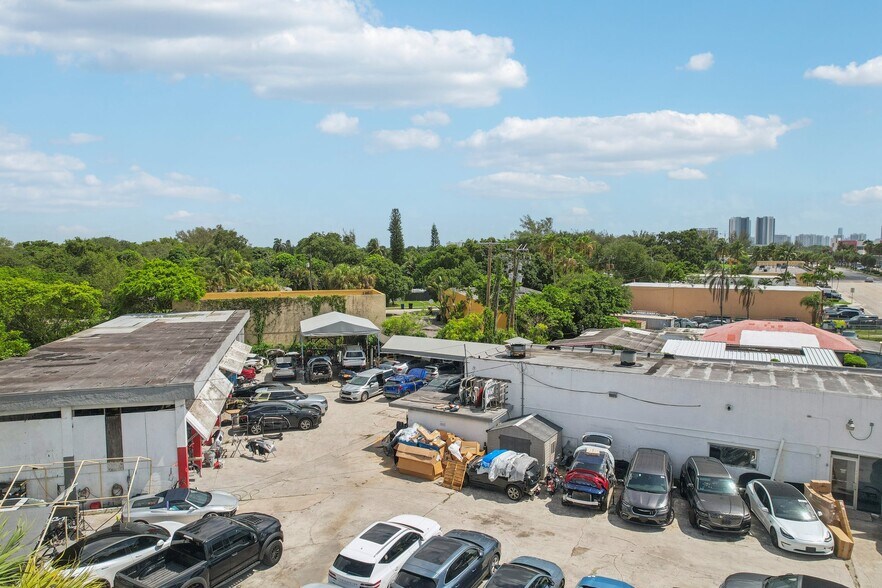 More Photos Of 15150 W Dixie Hwy, North Miami Beach Auto Repair For Sale