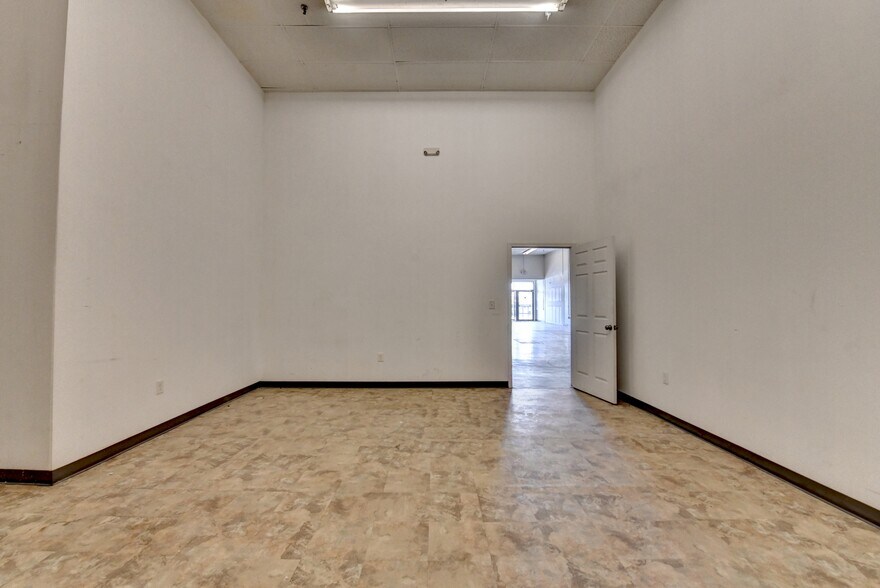 More Photos Of 2626 Rainbow Way, Decatur Unknown For Lease