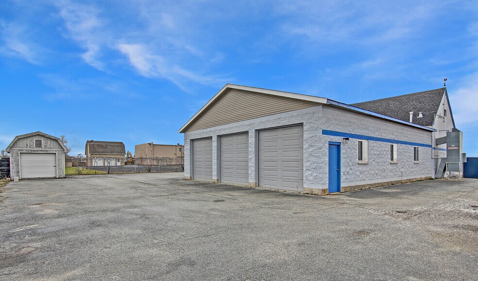More Photos Of 19560 Burnham Ave, Lynwood Auto Repair For Sale