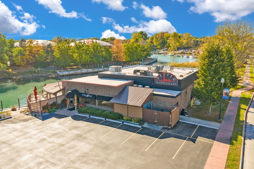 More Photos Of 119 Clinton Ave, Saint Clair Restaurant For Sale