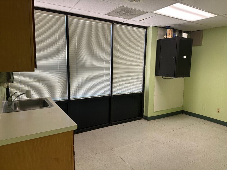 More Photos Of 1950 5th St, Davis Industrial For Lease