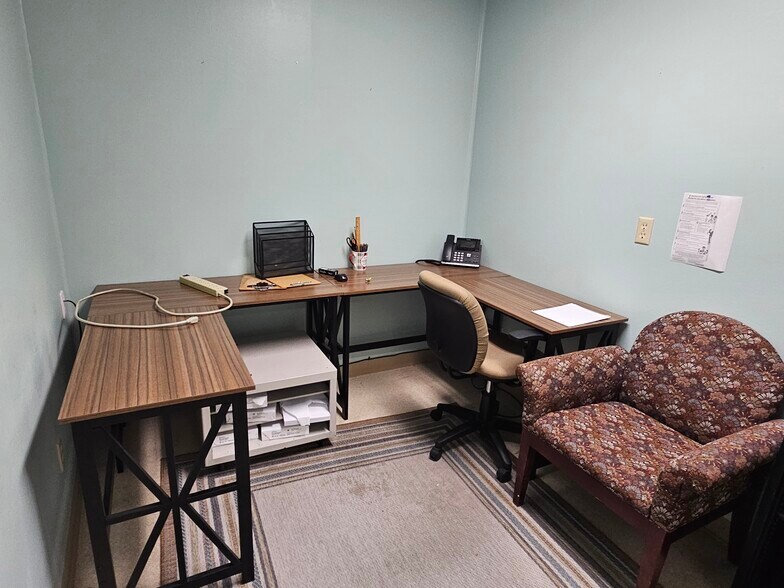 More Photos Of 97 S 4th St, Ishpeming Office For Lease