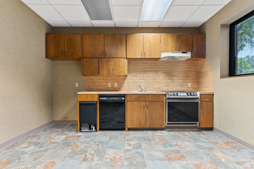 More Photos Of 915 Judson Rd, Longview Office Residential For Sale