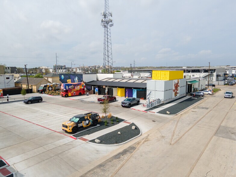 More Photos Of 2725 Tillar St, Fort Worth Fast Food For Lease