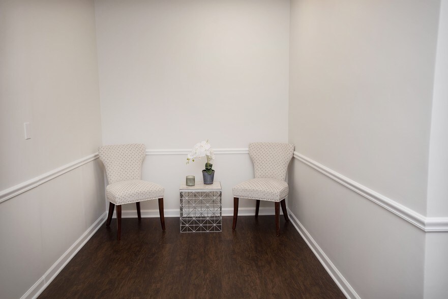 More Photos Of 59-67 Elm St, New Canaan Storefront For Lease