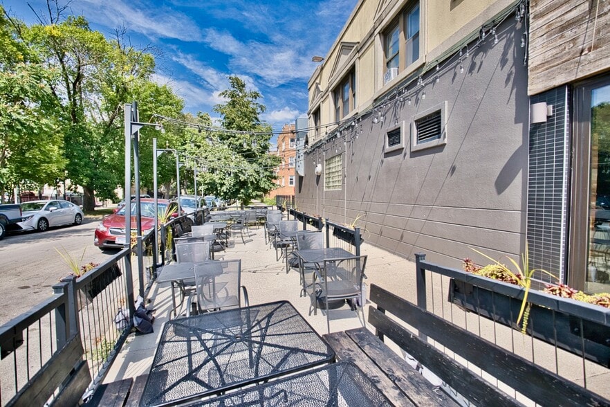 More Photos Of 3026 W Montrose Ave, Chicago Storefront Retail Residential For Sale