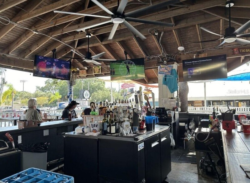 More Photos Of 606 N Pinellas Ave, Tarpon Springs Restaurant For Sale