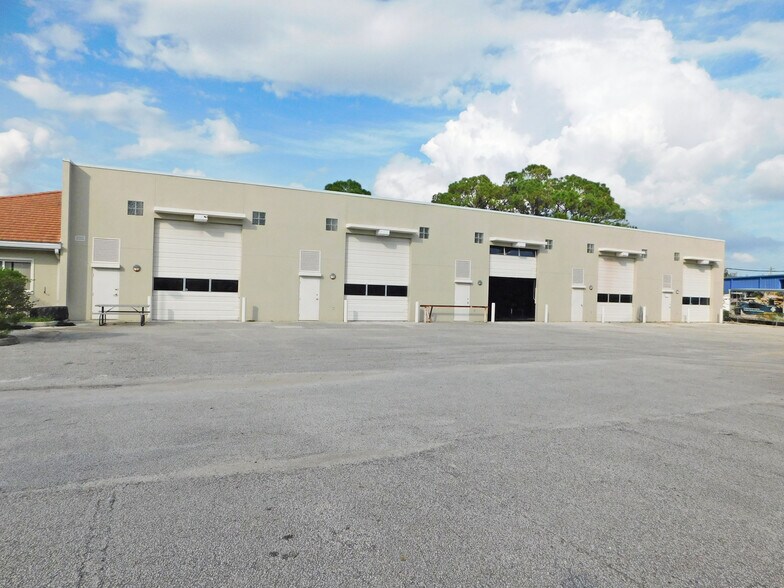 More Photos Of 5145 Commercial Dr, Melbourne Warehouse For Lease