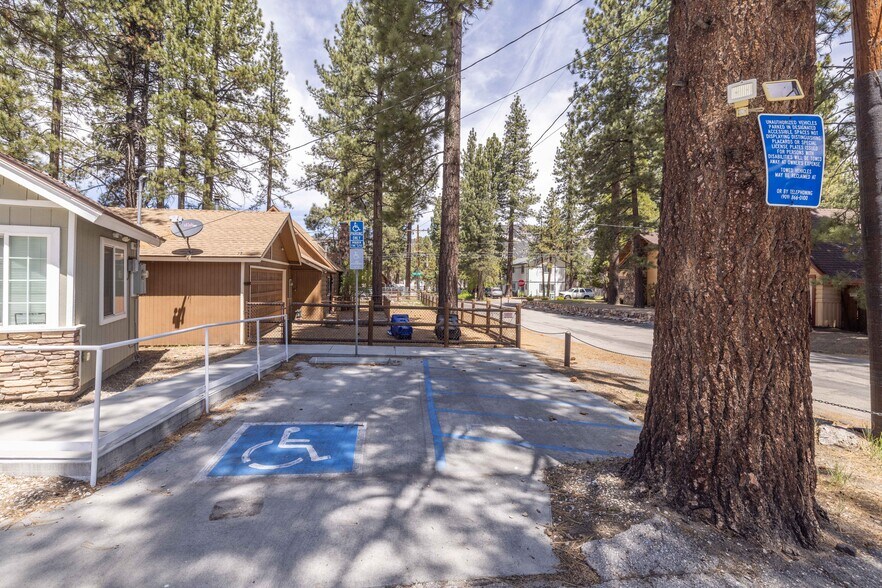 More Photos Of 401 W Big Bear Blvd, Big Bear City Auto Dealership For Lease